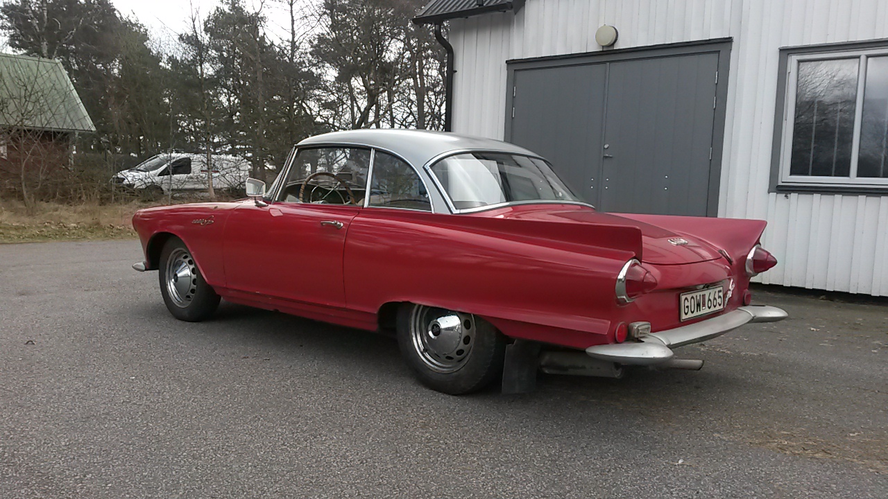 dKW 1000SP snett bakifrån vänster