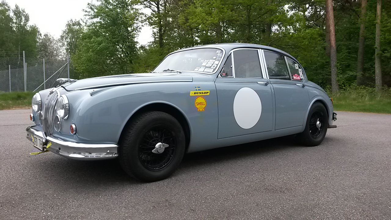 Jaguar Mk2 snett bak höger