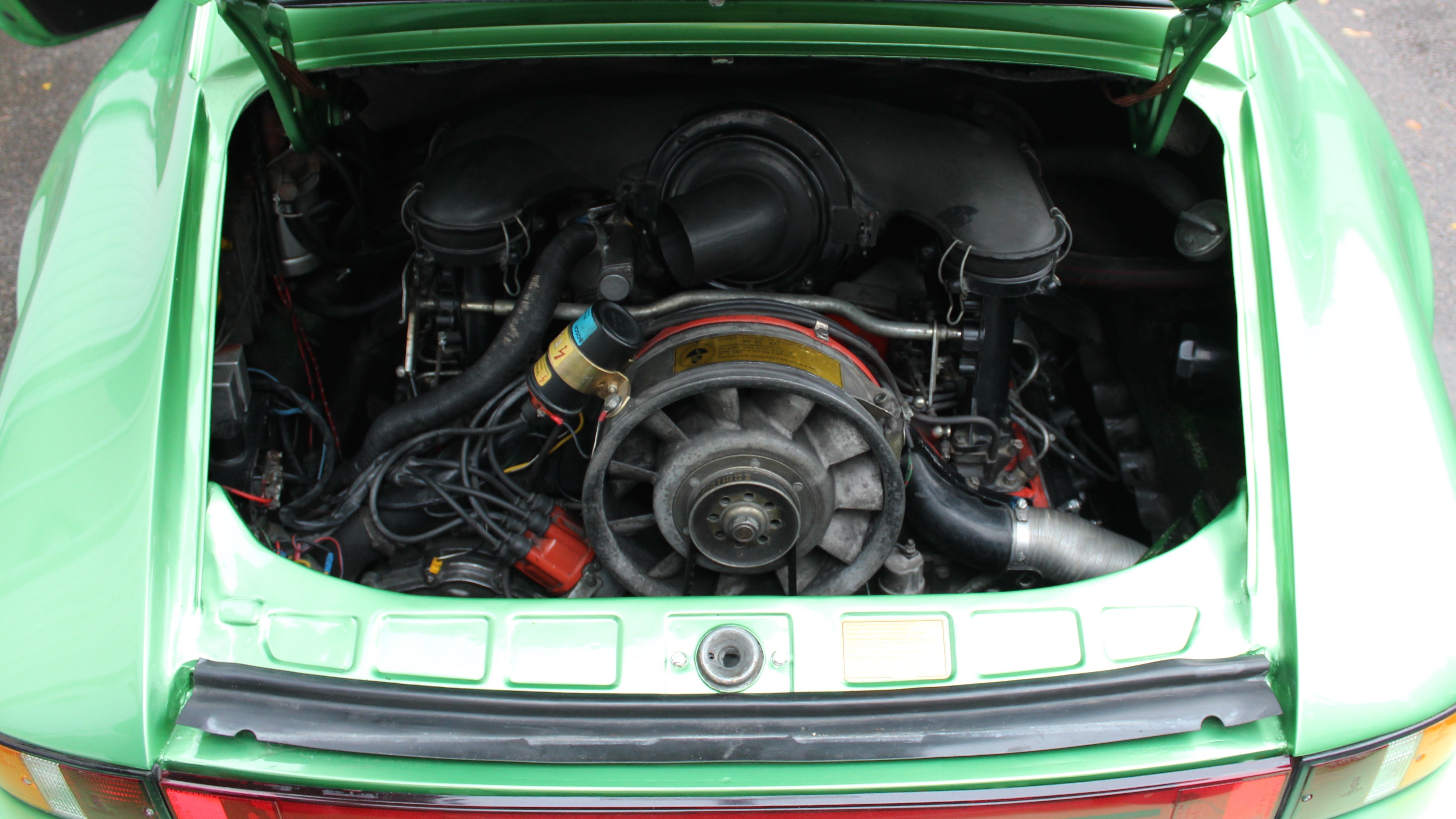 porsche carrera grön motor