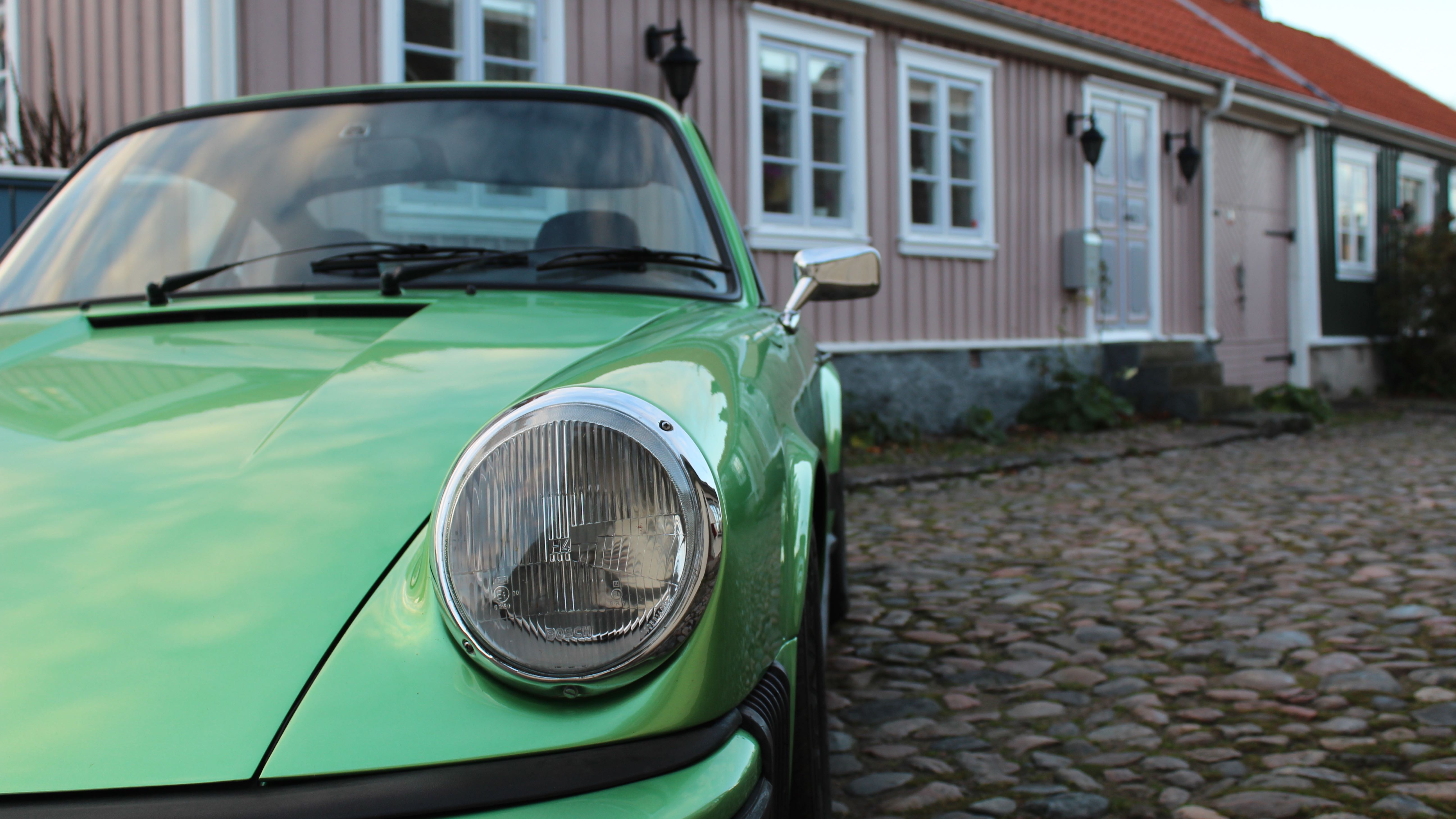 porsche carrera grön nära fram gamla stan