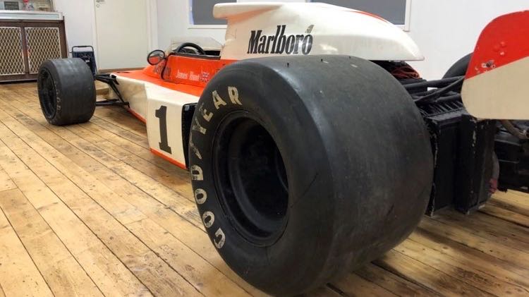 Mclaren snett bakifrån2