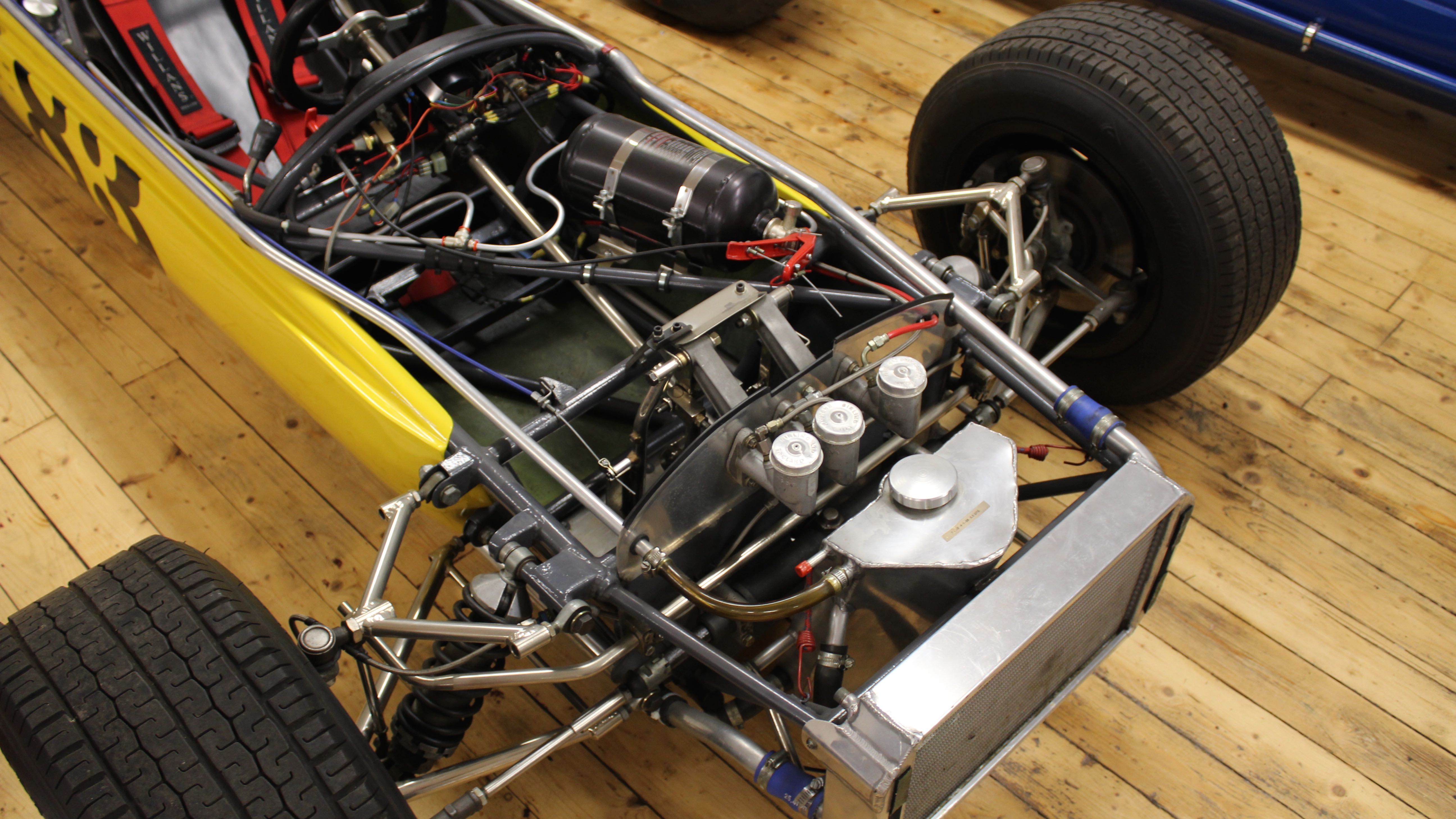 brabham bt18 front utan kaross