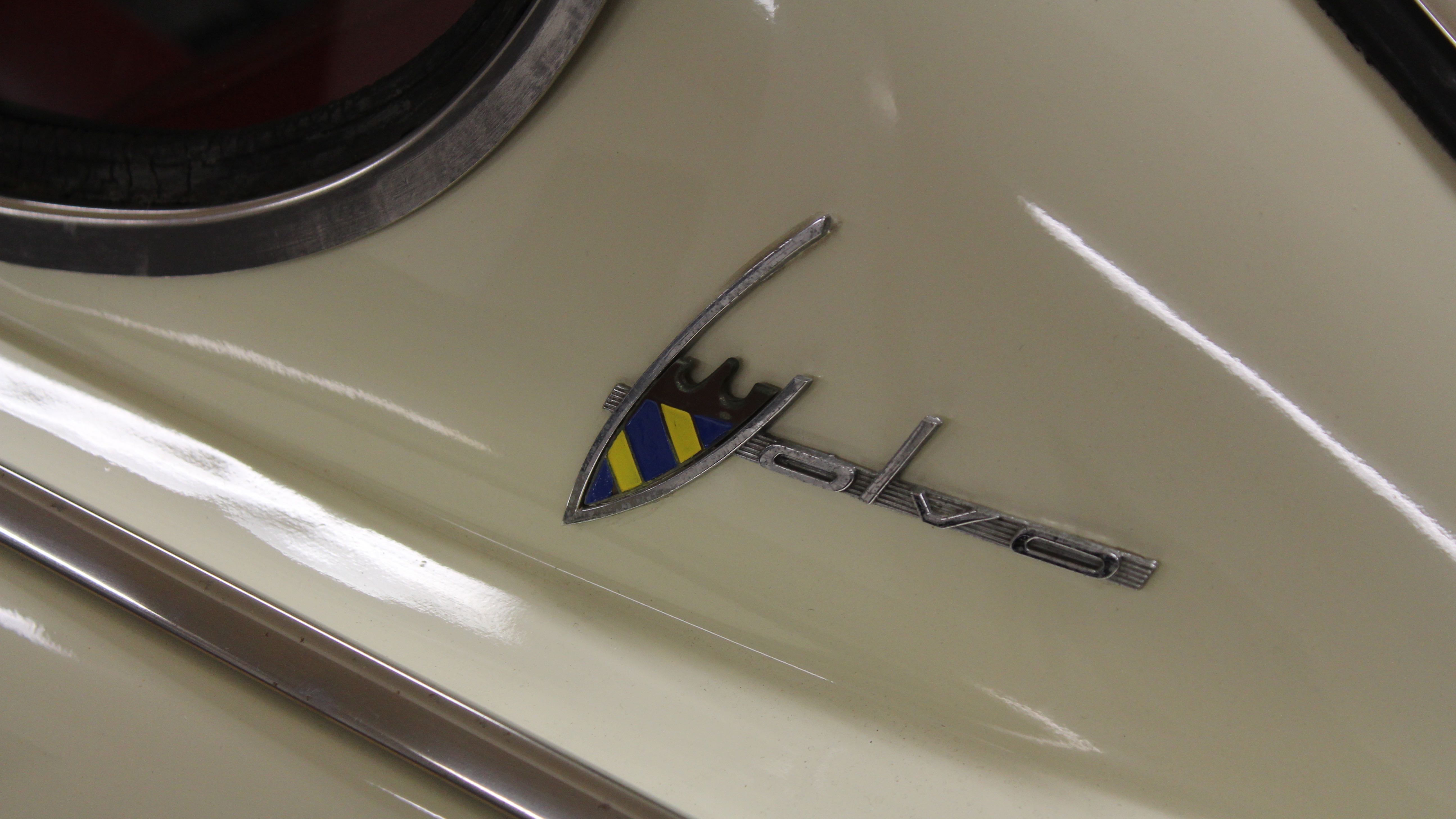 Volvo P1800 detalj emblem