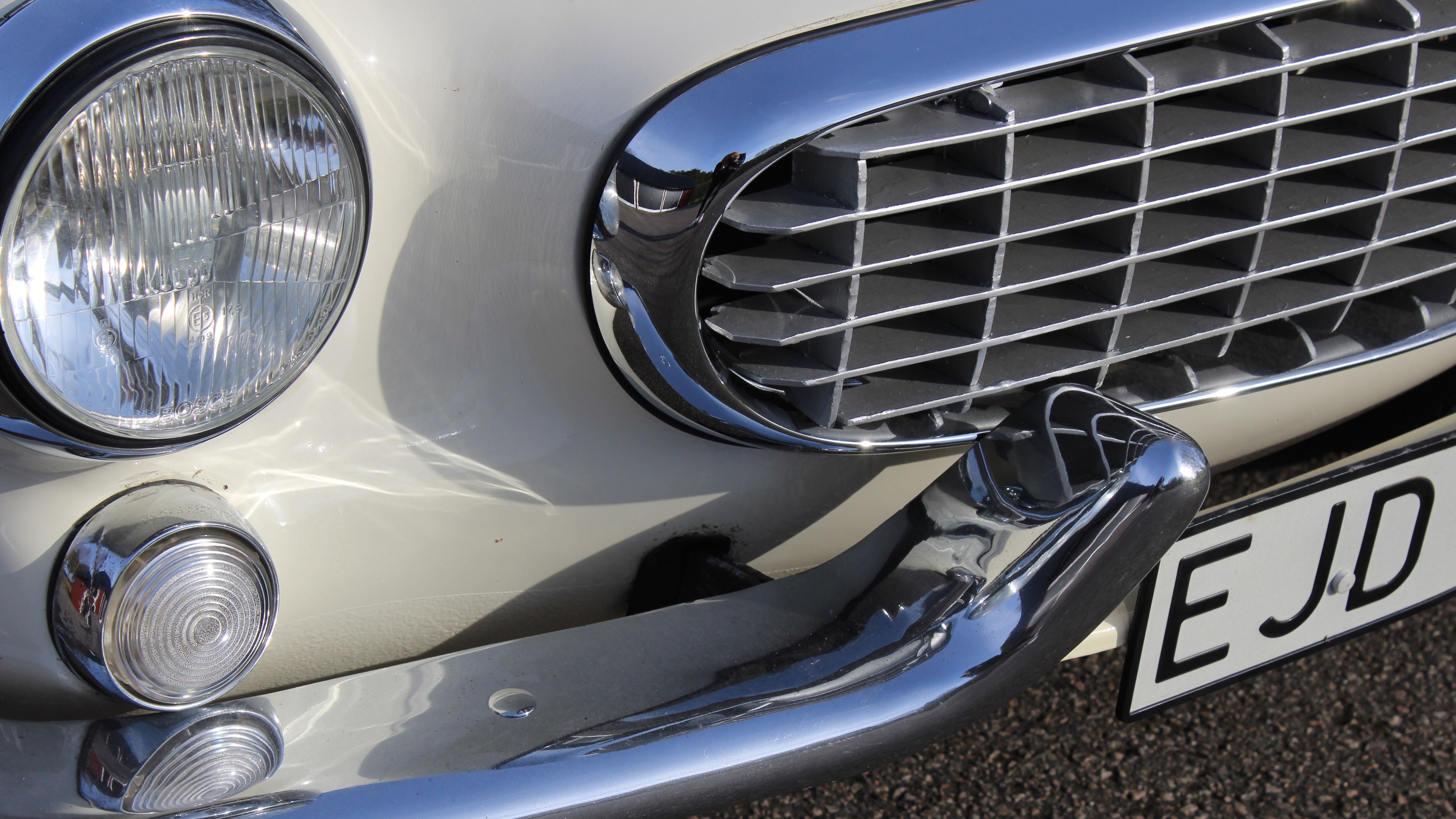 Volvo P1800 detalj grill