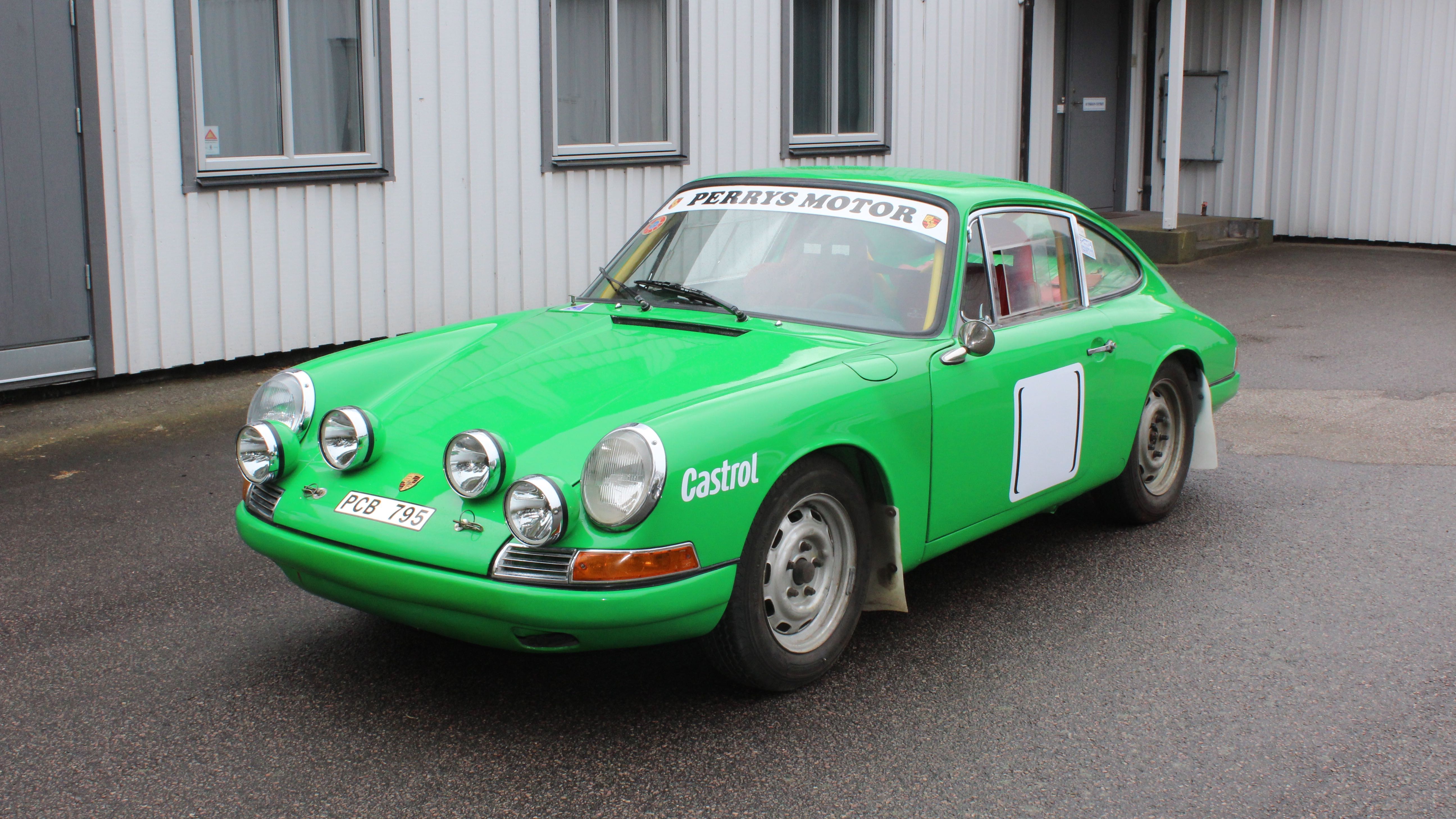 porsche 911 snett framifrån 