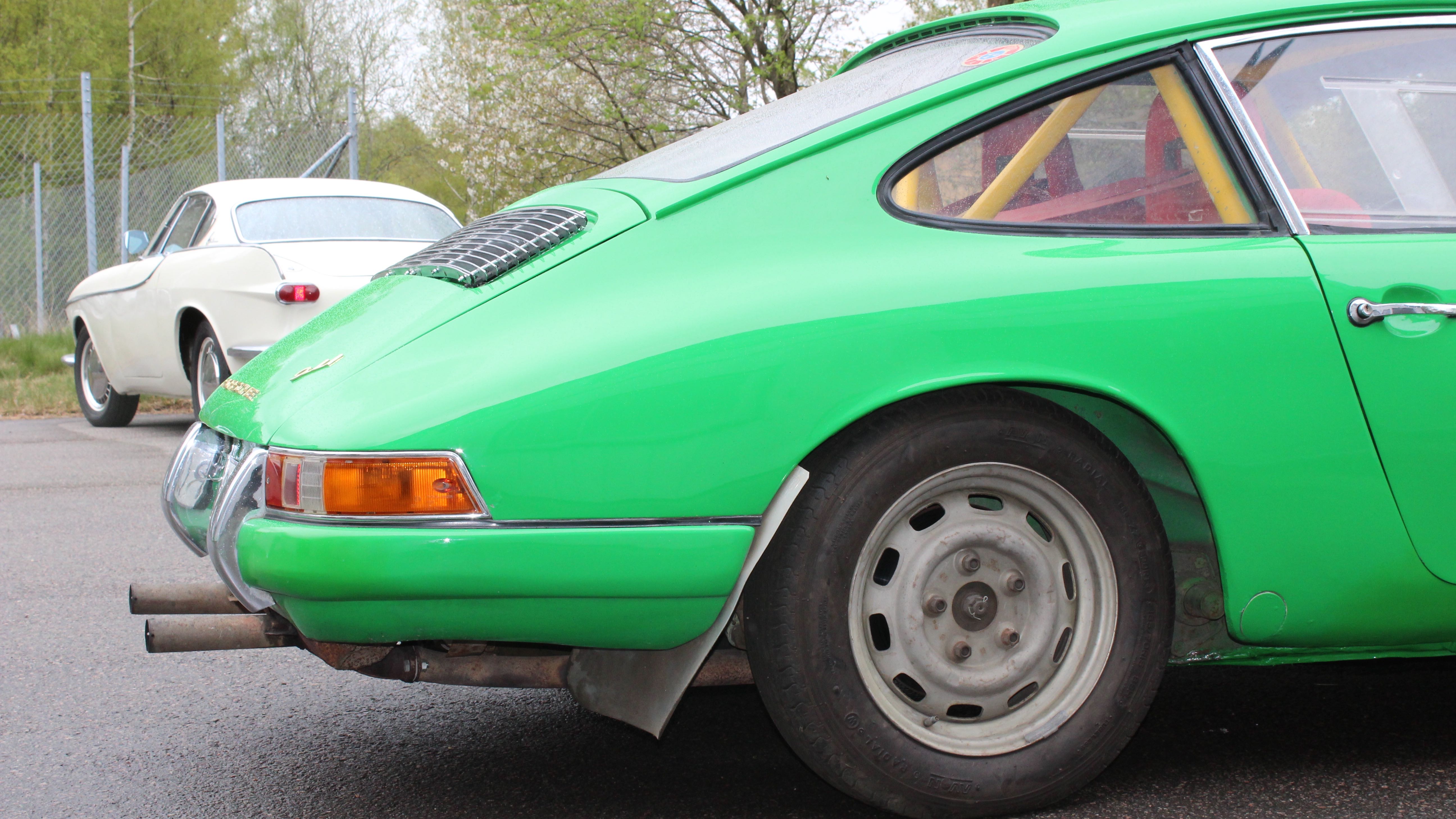 porsche 911 detalj snett bakifrån höger 