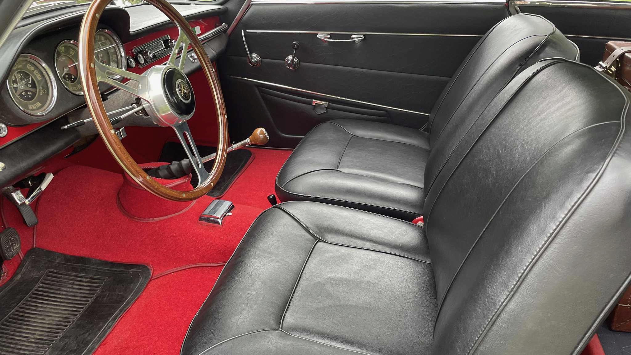 Alfa Giulia inredning2
