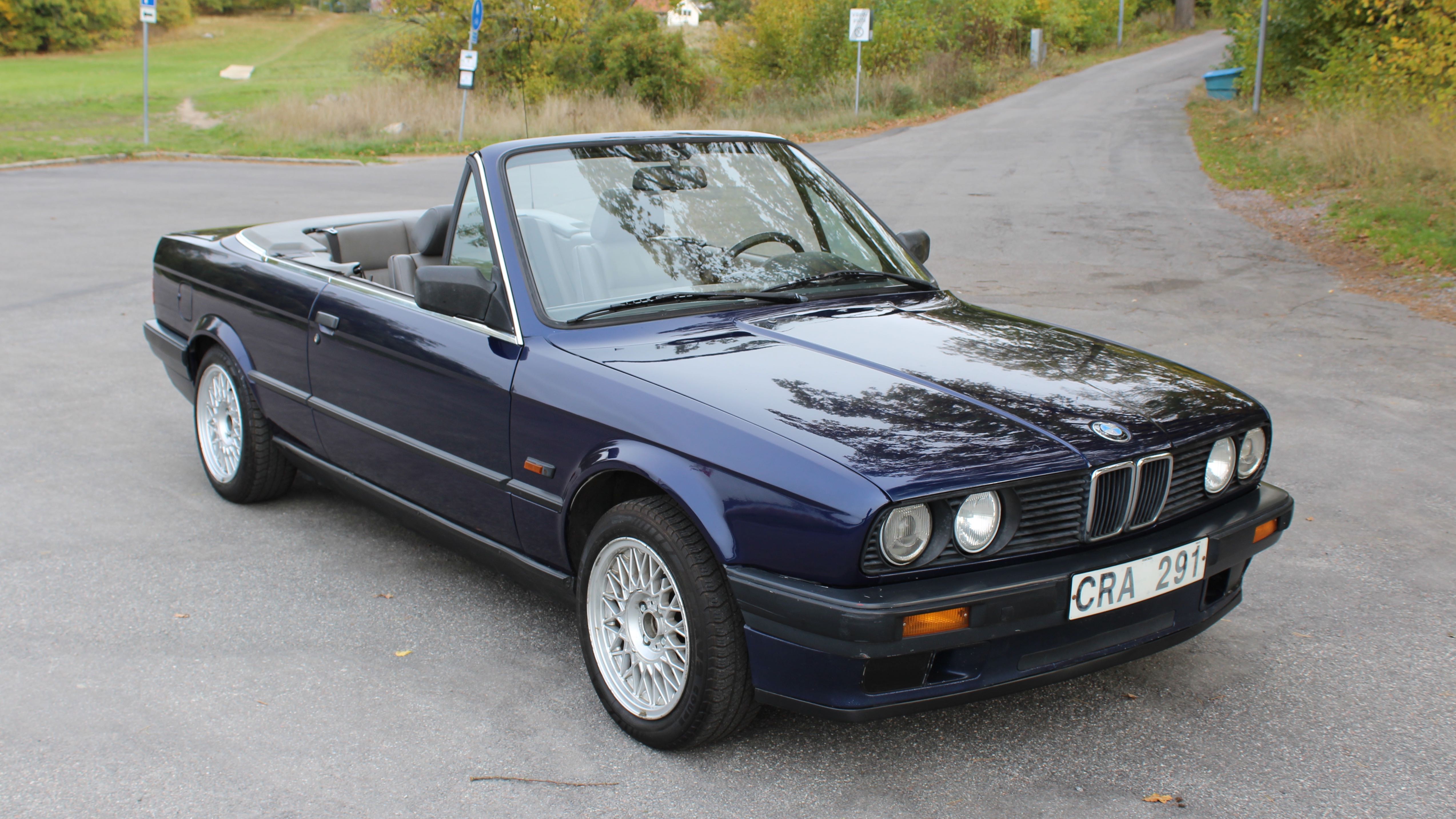 bMW 318i cab snett fram höger