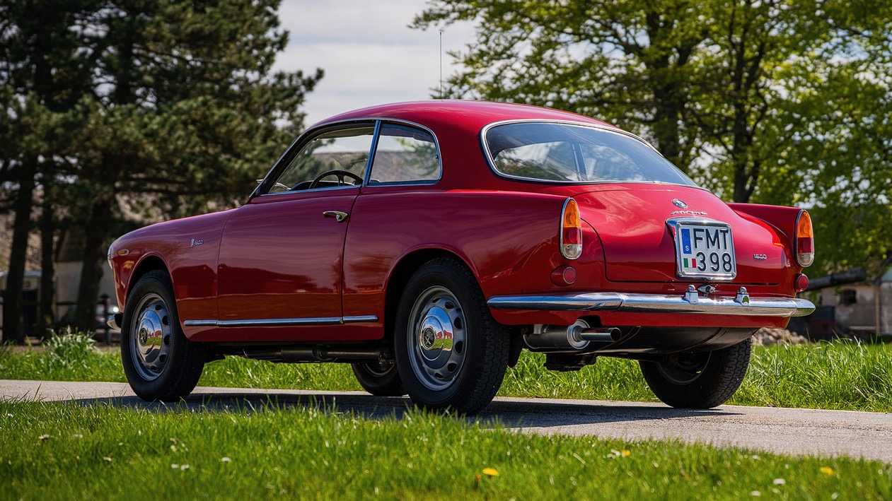 Alfa snett bak